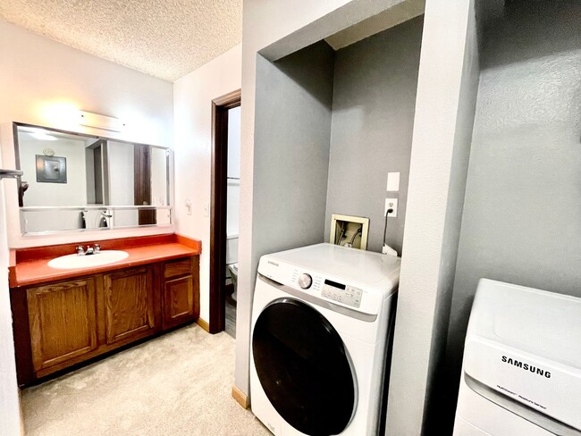 Building Photo - Cozy 1 Bed/1 Bath in Lakewood