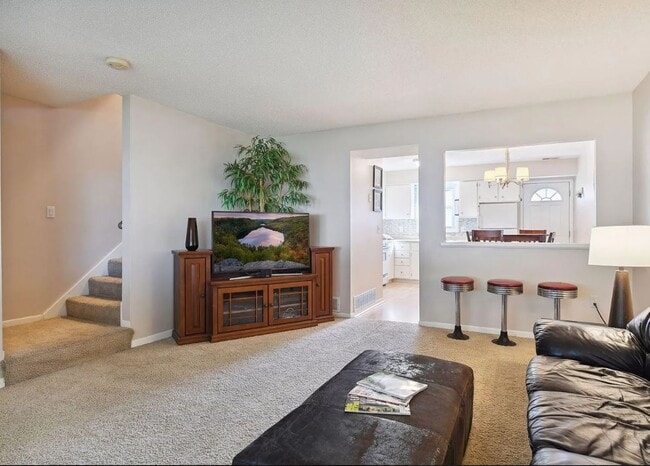 Building Photo - Charming & Spacious 3-Bedroom Home for Rent in Shakopee