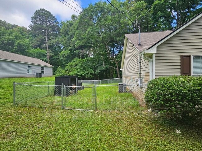 Building Photo - 479 Lakeshore Dr