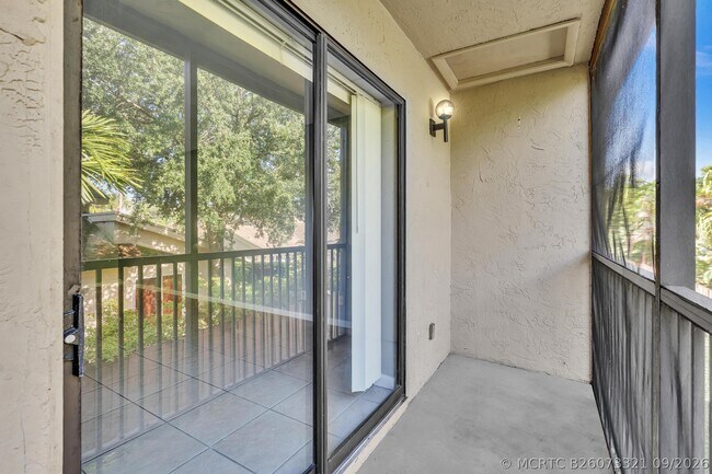 Building Photo - 21904 Lake Forest Cir