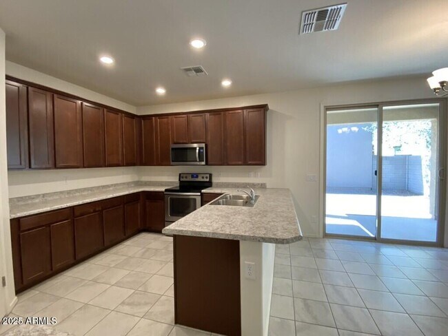 Building Photo - 6843 E Peralta Cir