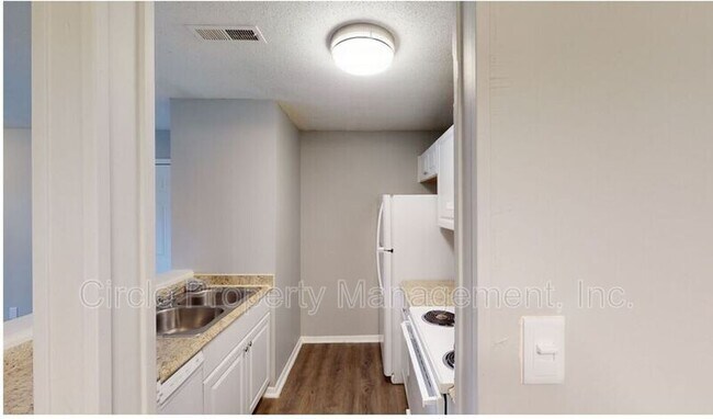 Building Photo - 4031 Hunters Ridge Dr SW