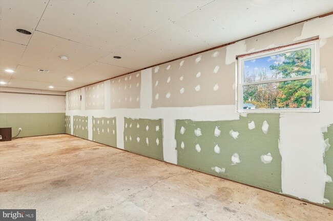 Building Photo - 1506 Widows Mite Rd