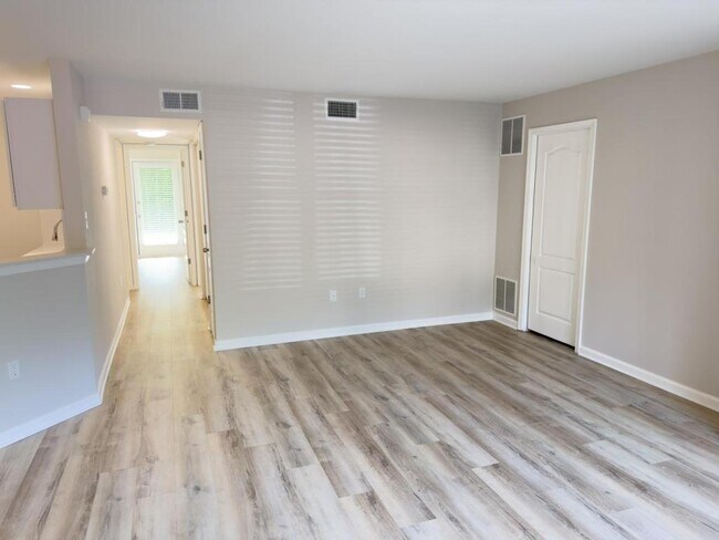 Building Photo - 185 Lindfield Cir