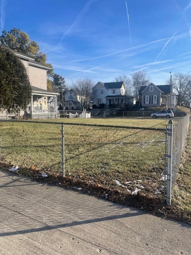 Building Photo - Single family home in Springfiled