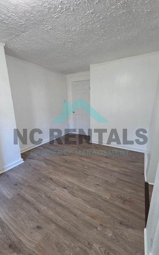 Building Photo - 715 3rd Ave