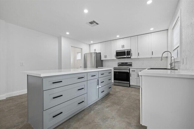 Building Photo - 3809 Haleys Way