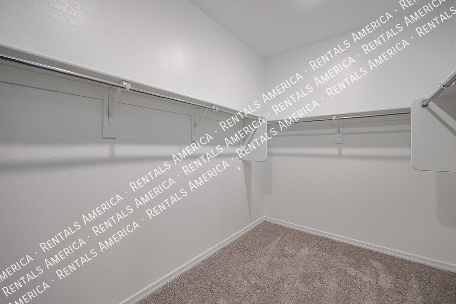 Building Photo - 9344 E Spiral Ave