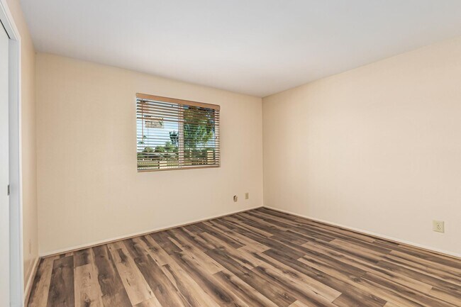 Building Photo - 11451 S Mohave St