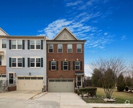 Building Photo - Luxury Living in Germantown!