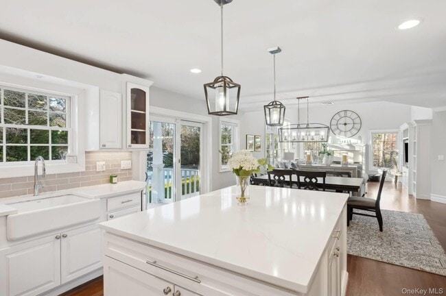 Building Photo - 47 Bathing Bch Rd