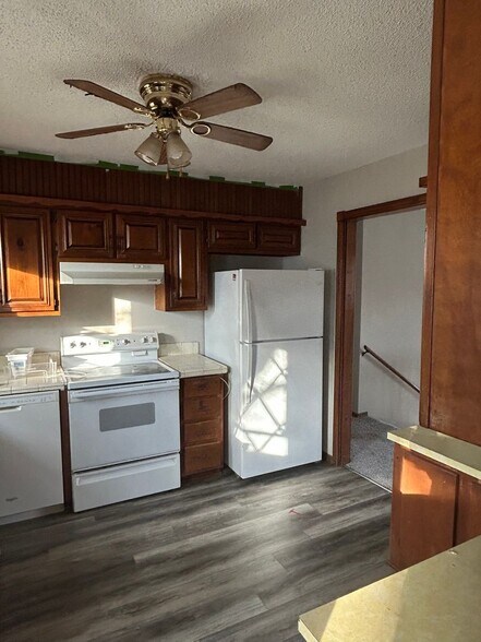 Building Photo - 1625 Pin Oak Ct