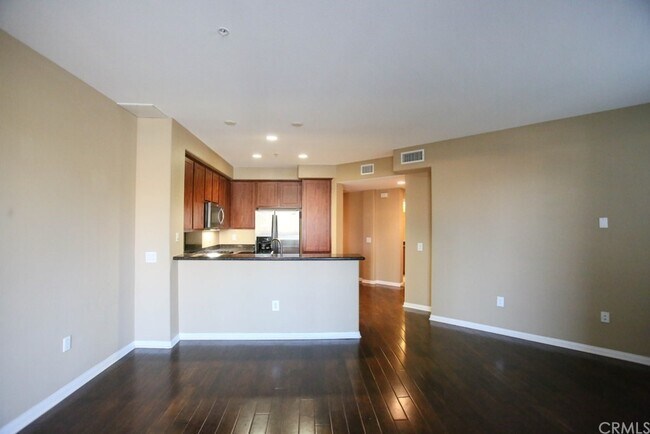 Building Photo - 12664 Chapman Ave