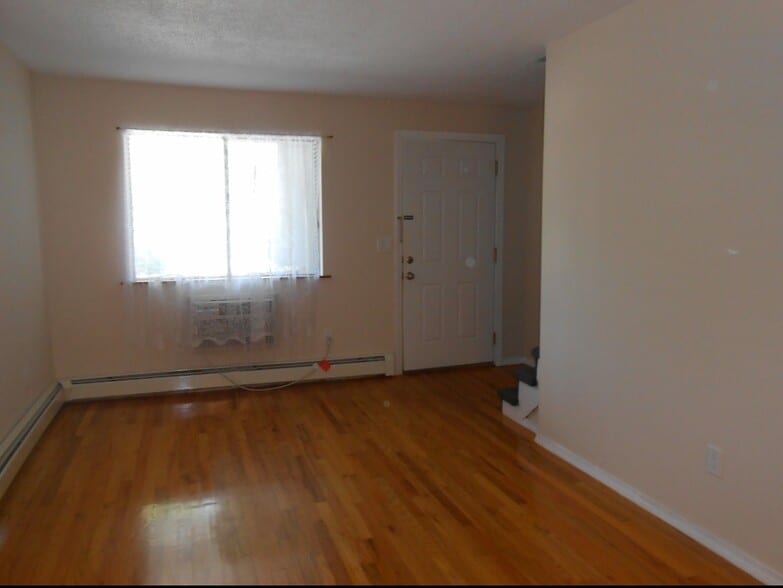 Building Photo - 569 Smithfield Rd