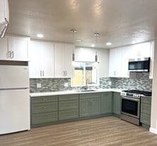 Building Photo - 4747 Oregon St