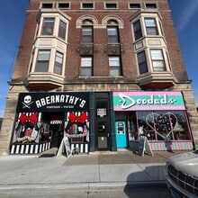 Building Photo - 1 Br small living room and small kitchen