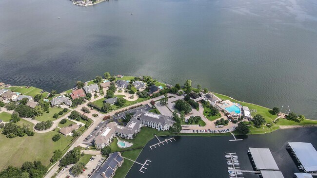 Building Photo - 12800 Melville Dr