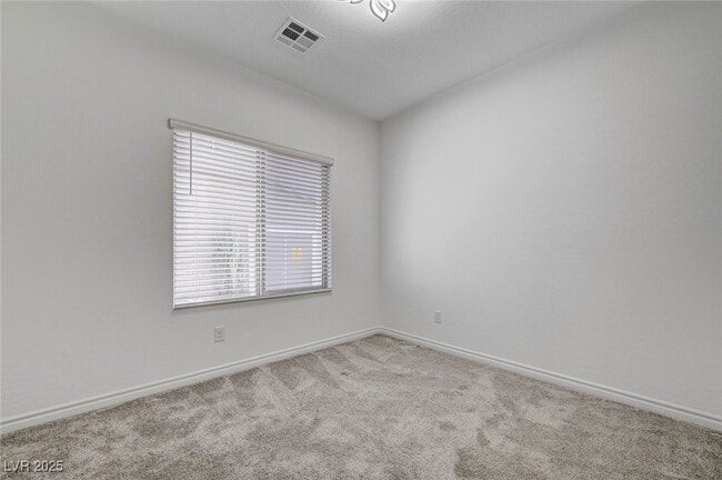 Building Photo - 600 Carriage Hill Dr
