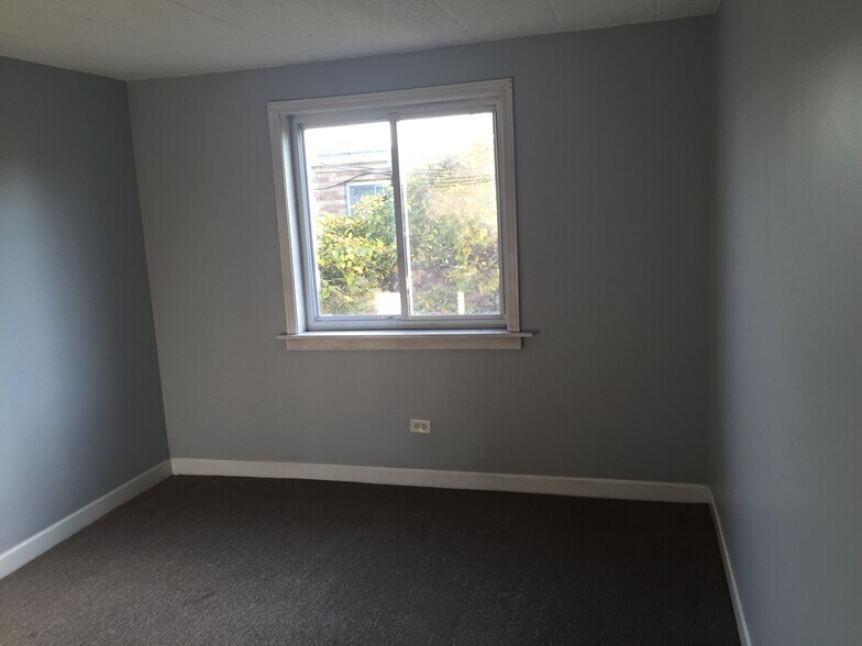 Bedroom - 5586 S Archer Ave