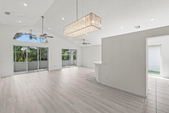 Building Photo - 7728 Edinburough Ln