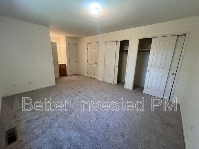 Building Photo - 956 Kenmore Ln