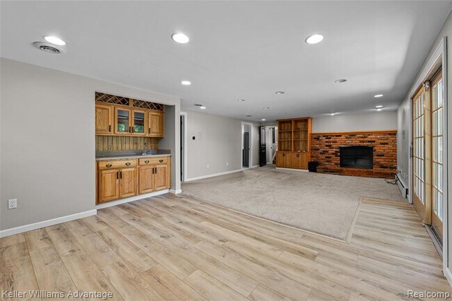 Building Photo - 5722 Raven Rd