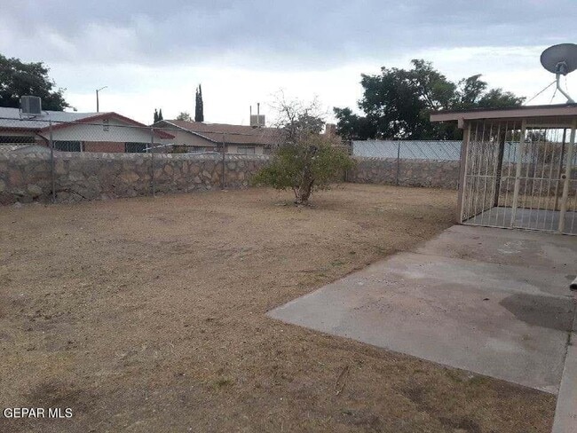 Building Photo - 10416 Lambda Dr