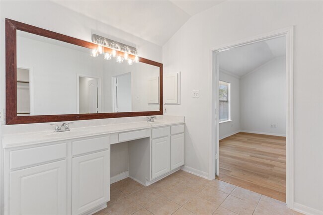 Building Photo - 17606 Forest Haven Trail