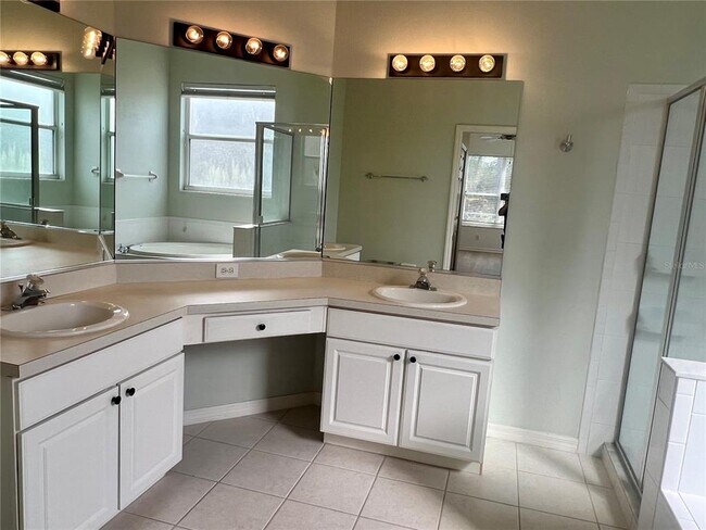 Building Photo - 7813 Castleisland Dr