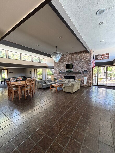 Building Photo - 6202 Friars Rd