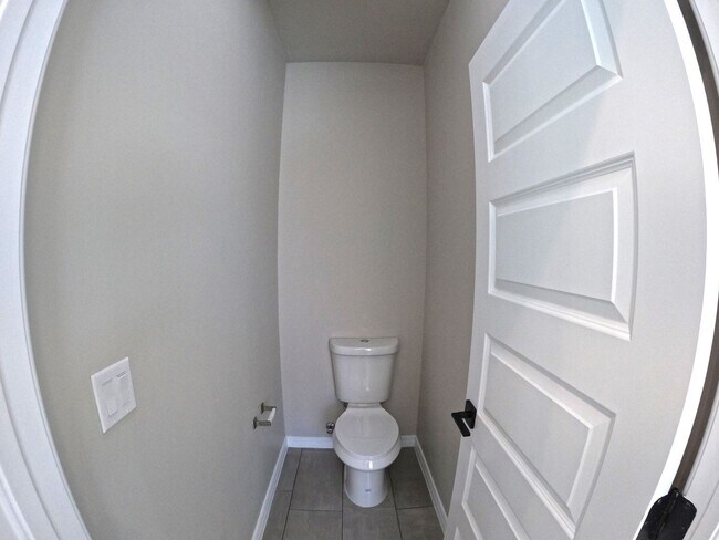 Building Photo - 3729 Santa Clarita Ave