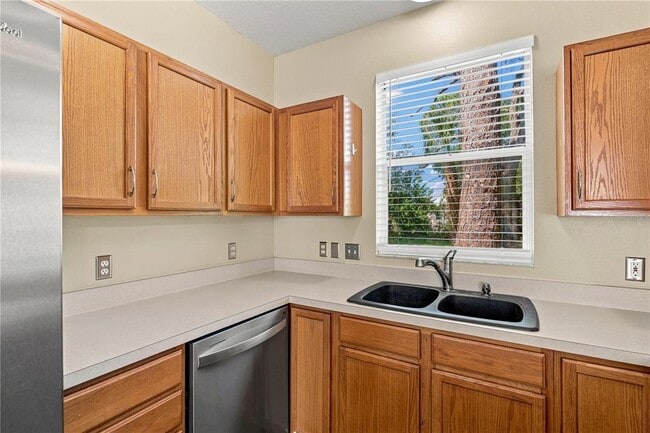 Building Photo - 13710 Forest Lake Dr