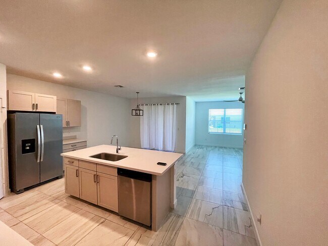 Building Photo - 2951 NE Breezeway Cir