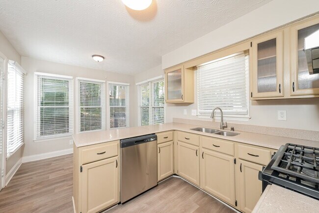 Building Photo - 1218 Raleigh Way NW