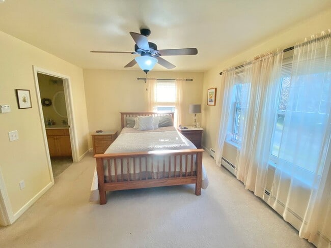 Building Photo - Furnished 2 or 3 bedroom condo Essex Junction SHORT TERM LEASE