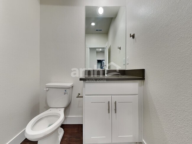 Building Photo - 3934 Wyedale Wy