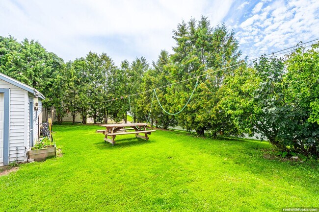 Building Photo - 135 Broad St