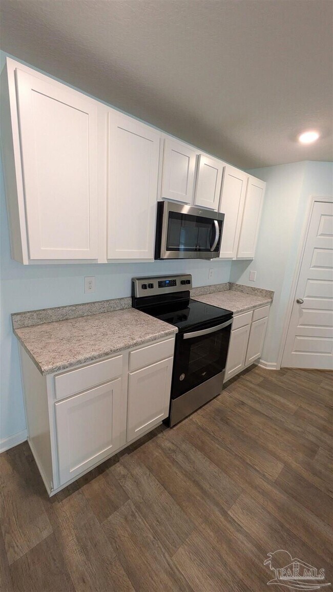Building Photo - 10624 Queens Gate Cir