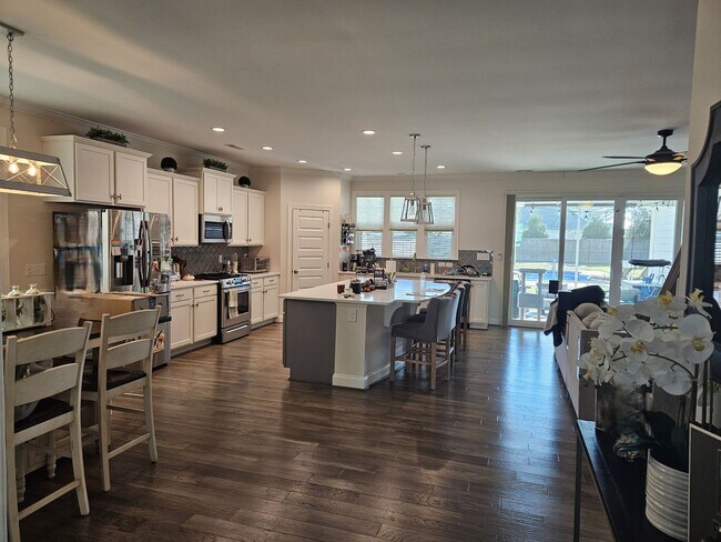 Building Photo - Gorgeous unfurnished 4 bedroom, 3.5 bath home with private pool - Wyndwater Community in Hampstead