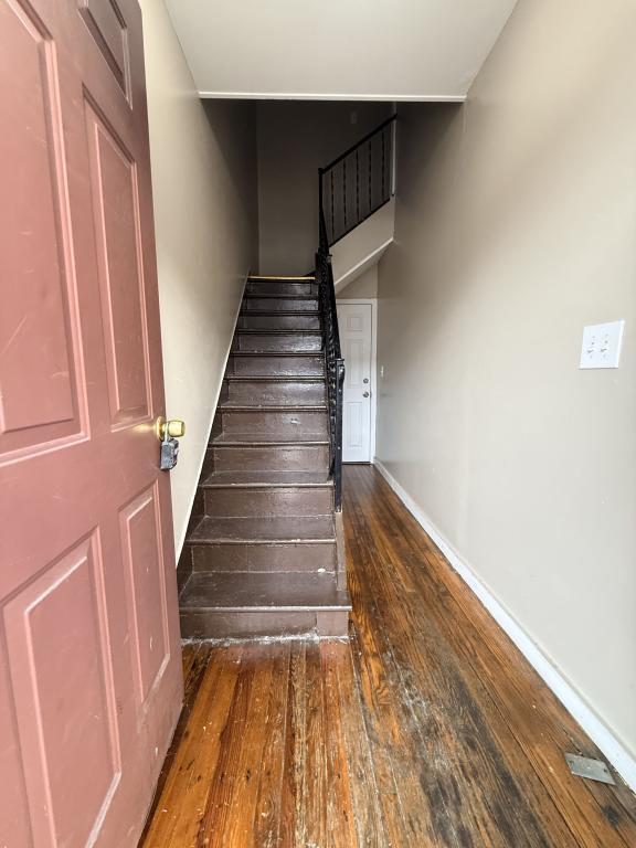 Building Photo - 170 S Hyde Park Ave