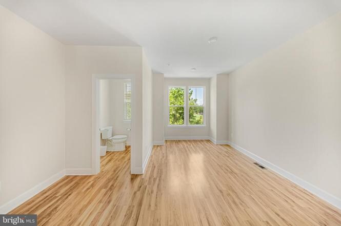 Building Photo - 3525 Carnaby St