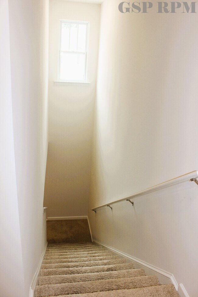 Building Photo - 1429 S Cardiff Trl