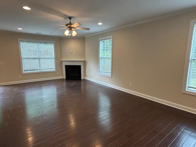 Building Photo - End Unit 3 Bed | 2.5 Bath Townhouse in Cha...
