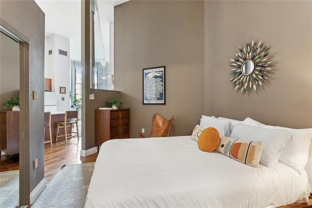 Building Photo - 920 Poeyfarre St