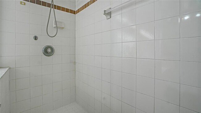 Building Photo - 820 Westbrook Terrace