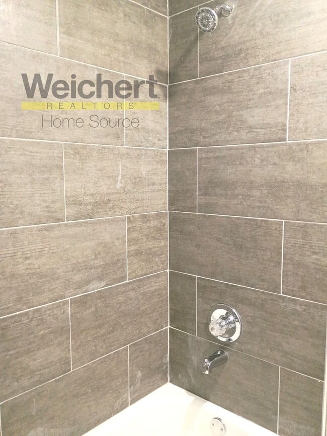 Building Photo - Spacious 4 Bedroom, Fully Updated & Move-In Ready!