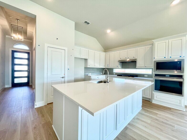 Building Photo - 13733 Riola Dr
