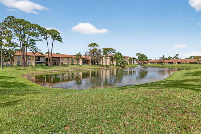 Building Photo - 624 Sea Pine Way