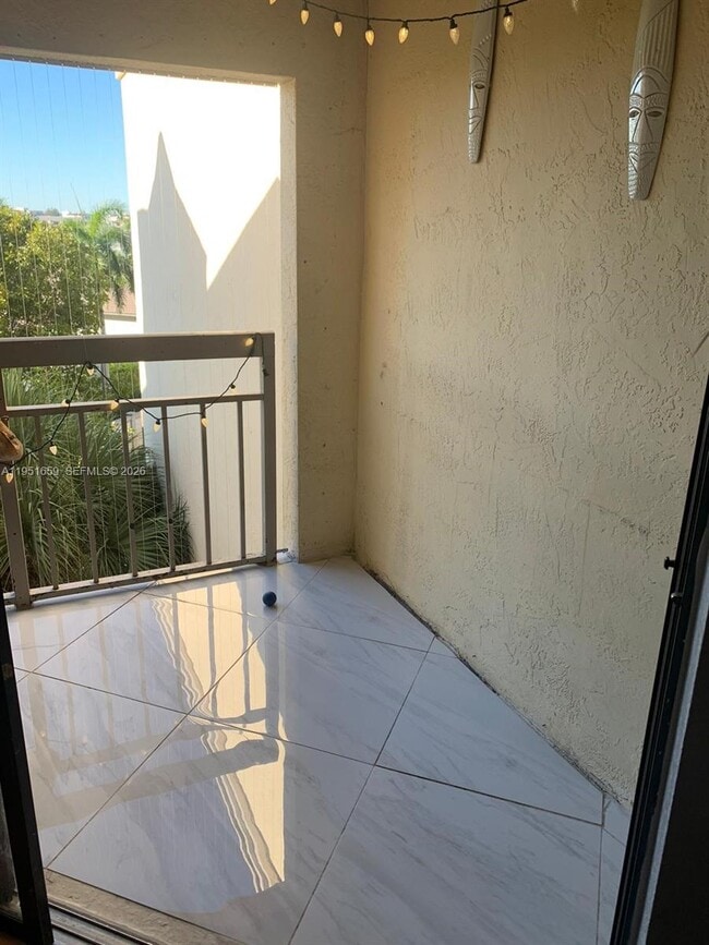 Building Photo - 8290 Lake Dr