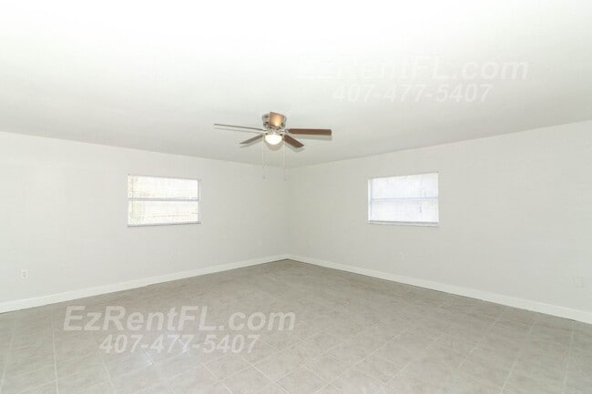 Building Photo - Remodeled 4/1.5 with Large Family Room